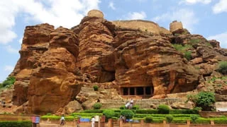 Bhimbetka Rock Shelters Prehistoric Caves