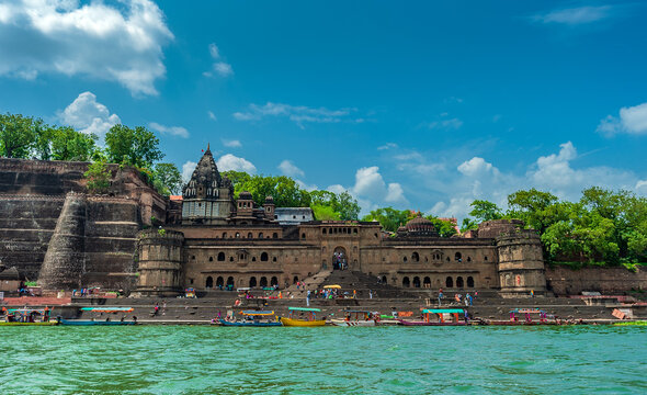 Maheshwar Ghats and Ahilya Fort